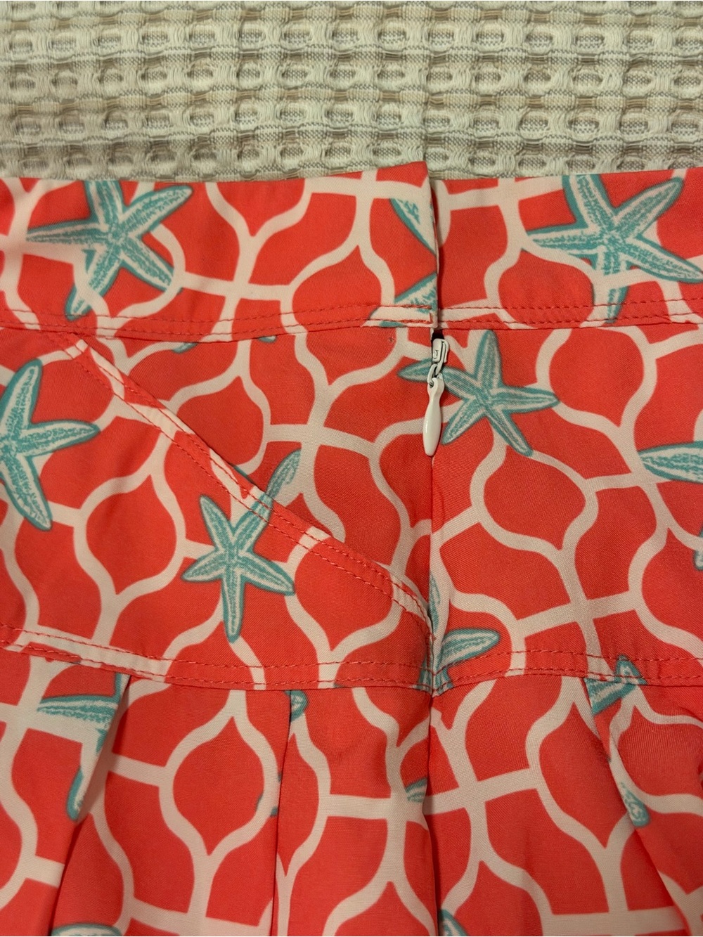 Crown & Ivy Golf Women's Coral Patterned A-Line Skort - Picture 6 of 9